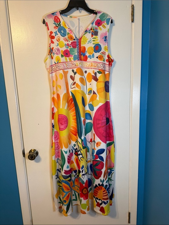 Dresses & Skirts - Vibrant Floral Sleeveless Maxi dress
